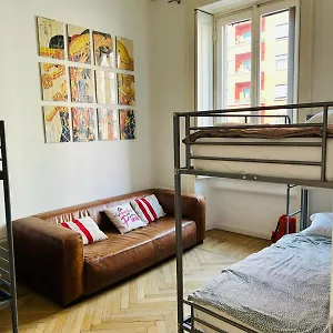 https://real-apartment-milano.italymilanhotels.net